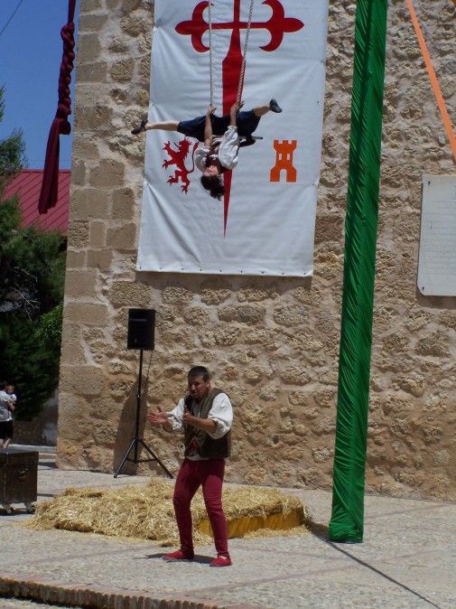 El teatro, los dulces tradicionales, los bolillos, las conferencias y los arqueros, marcan el segundo día de las Jornadas Fadriqueñas