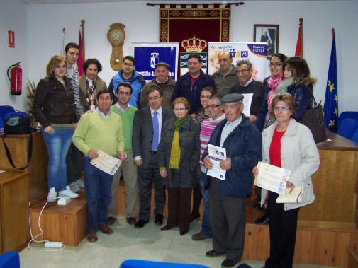 36 fadriqueños reciben su diploma de formación digital