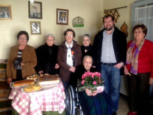 La abuela de La Villa de Don Fadrique, Benita Santos Tello cumplió 104 años