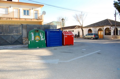 El Ayuntamiento instala cuatro contenedores para reciclar el aceite usado de cocinar
