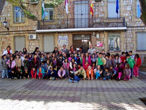 Casi un centenar de niños, protagonistas de una sesión plenaria con motivo del Día de la Constitución
