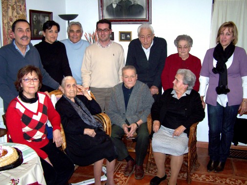 Celebración especial en el 104 cumpleaños de Salustiana Aguado