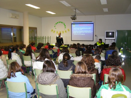 La Policía Municipal realiza un Taller de Educación Vial en el IESO 