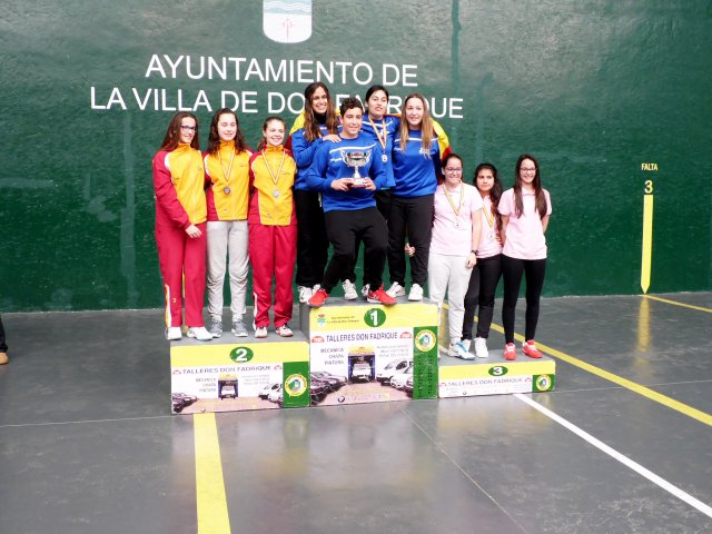 podiopaletagomasub22femenina