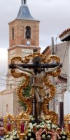 procesioncristodelconsuelo2019conparroquiaalfondo