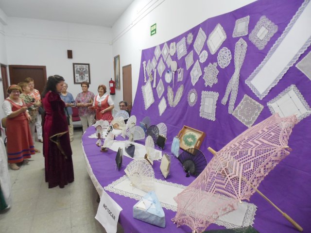 06-inauguracion13jornadasfadriquenas-inauguracionexpoencajeras1