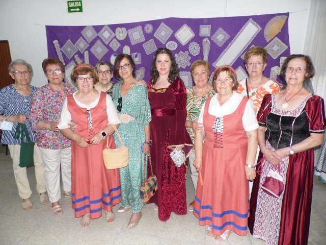 06-inauguracion13jornadasfadriquenas-inauguracionexpoencajerasconasociaciondeencajerascristodelconsuelo