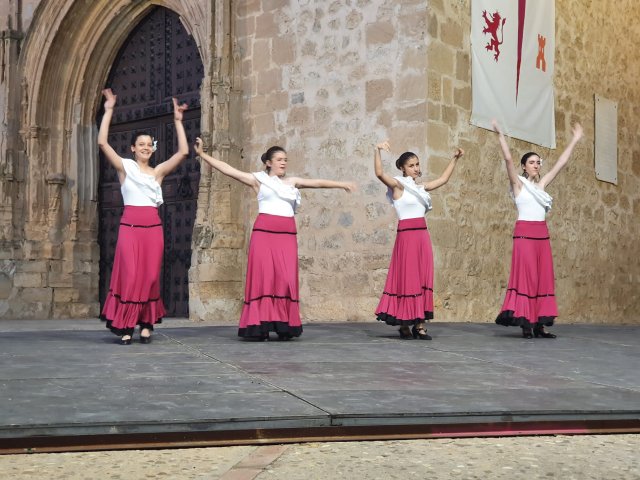 espectaculogrupodebaileelalba3