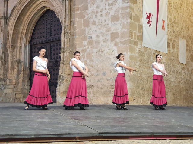 espectaculogrupodebaileelalba6