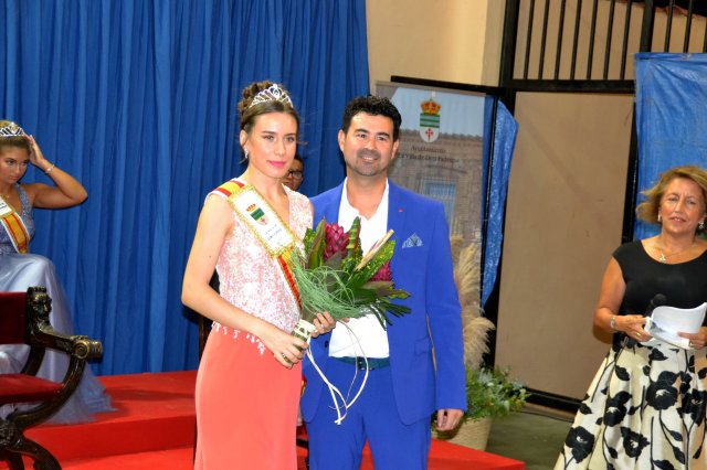 08-pregon-concejal-rodolfo-tello-da-ramo-flores-reina-2019-beatriz-ronco