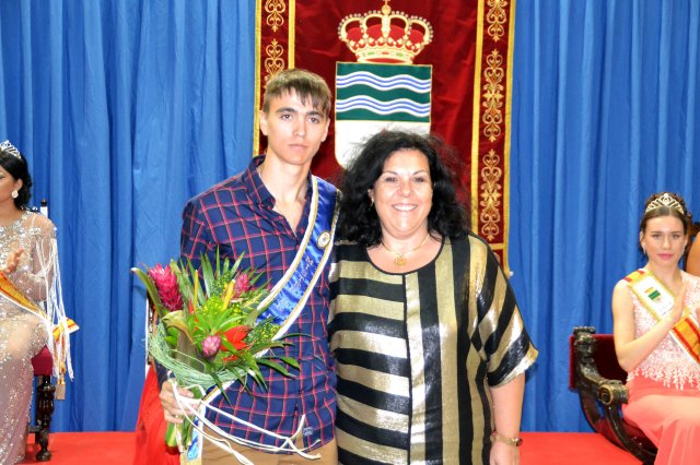 08-pregon-concejala-mari-carmen-diaz-maroto-da-ramo-flores-mister-2019-ismael-zaballos