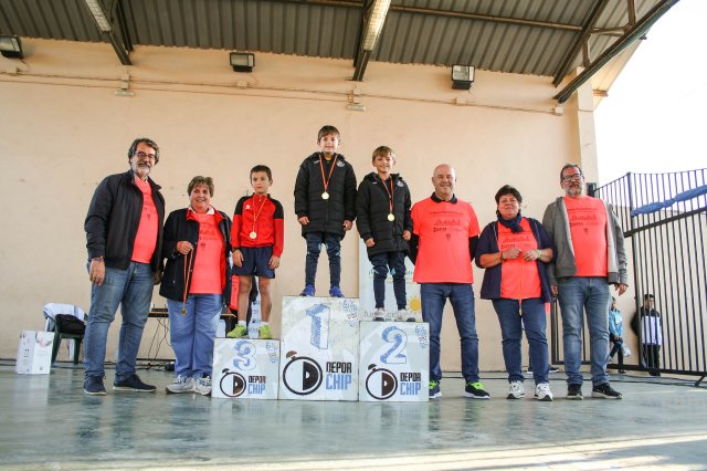 095-podioprebenjaminmasculino
