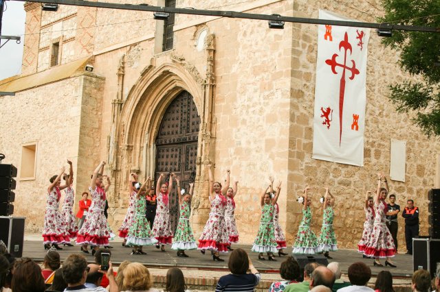 GrupodeBaileElAlba70