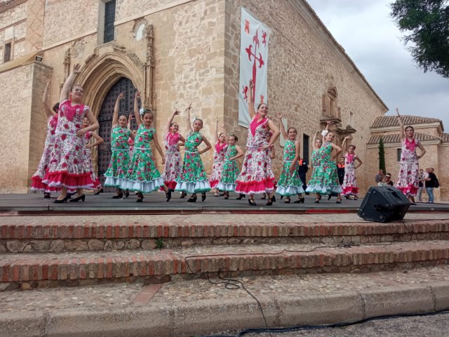 GrupodeBaileElAlba79