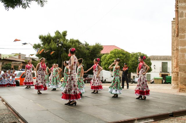 GrupodeBaileElAlba80