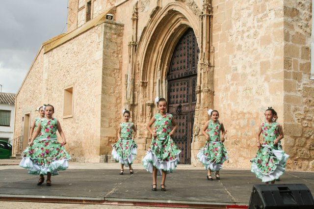 GrupodeBaileElAlba83