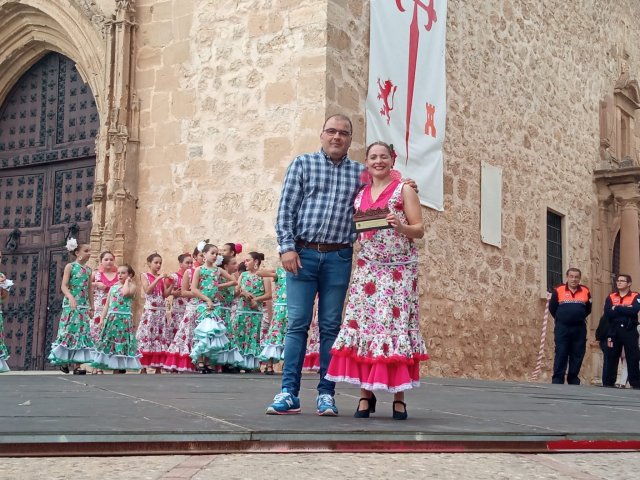 GrupodeBaileElAlbaentregaagradecimiento1