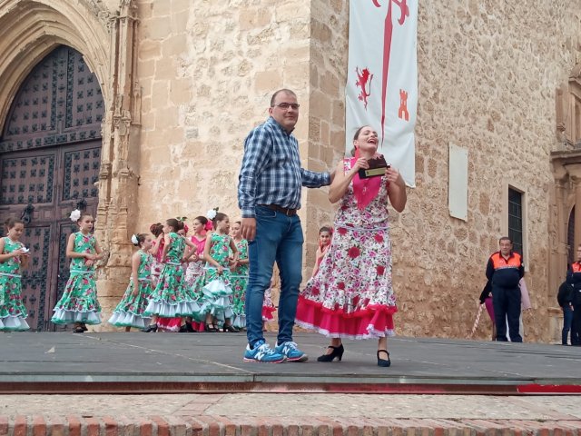 GrupodeBaileElAlbaentregaagradecimiento2