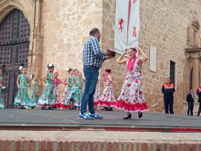 GrupodeBaileElAlbaentregaagradecimiento5