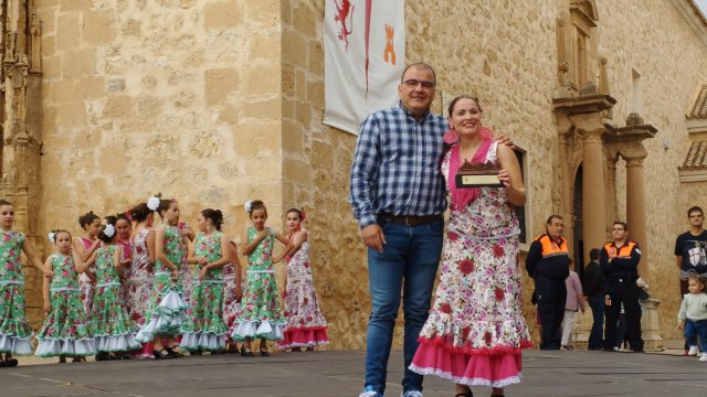 GrupodeBaileElAlbaentregareconocimiento