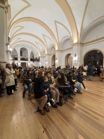 04-CabalgataReyesMagos-Iglesia1