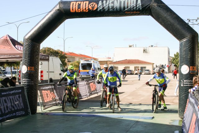 03-XICarreraPopularContraelCancer-LlegadaMeta-Ciclistas