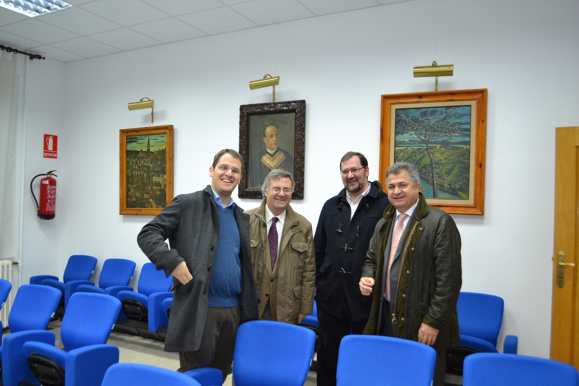 Arturo García Tizón, junto al alcalde, concejal y el vicepresidente Pedro Casas. visitalavillaarturogarciatizon1